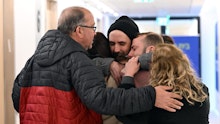 Nach 505 Tagen: Austro-Geisel Tal Shoham ist frei