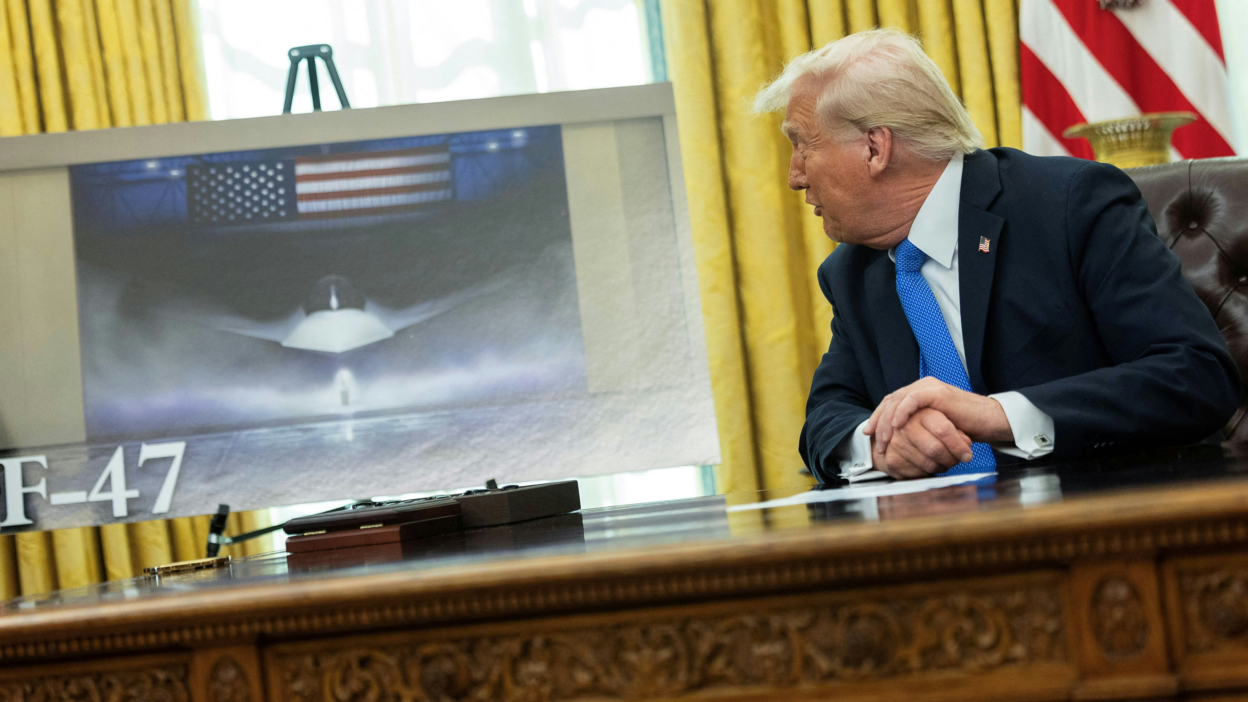 Im Oval Office des Weißen Hauses hat Donald Trump über den F-47 gesprochen.